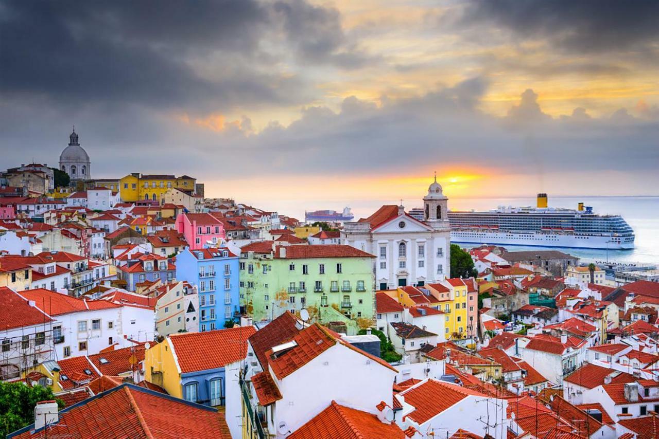 Sweethome At Alfama'S Heart Lisbona Esterno foto